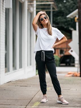 NWOT Vuori Black Performance Joggers Featherlight Airy Luxuriously Smooth